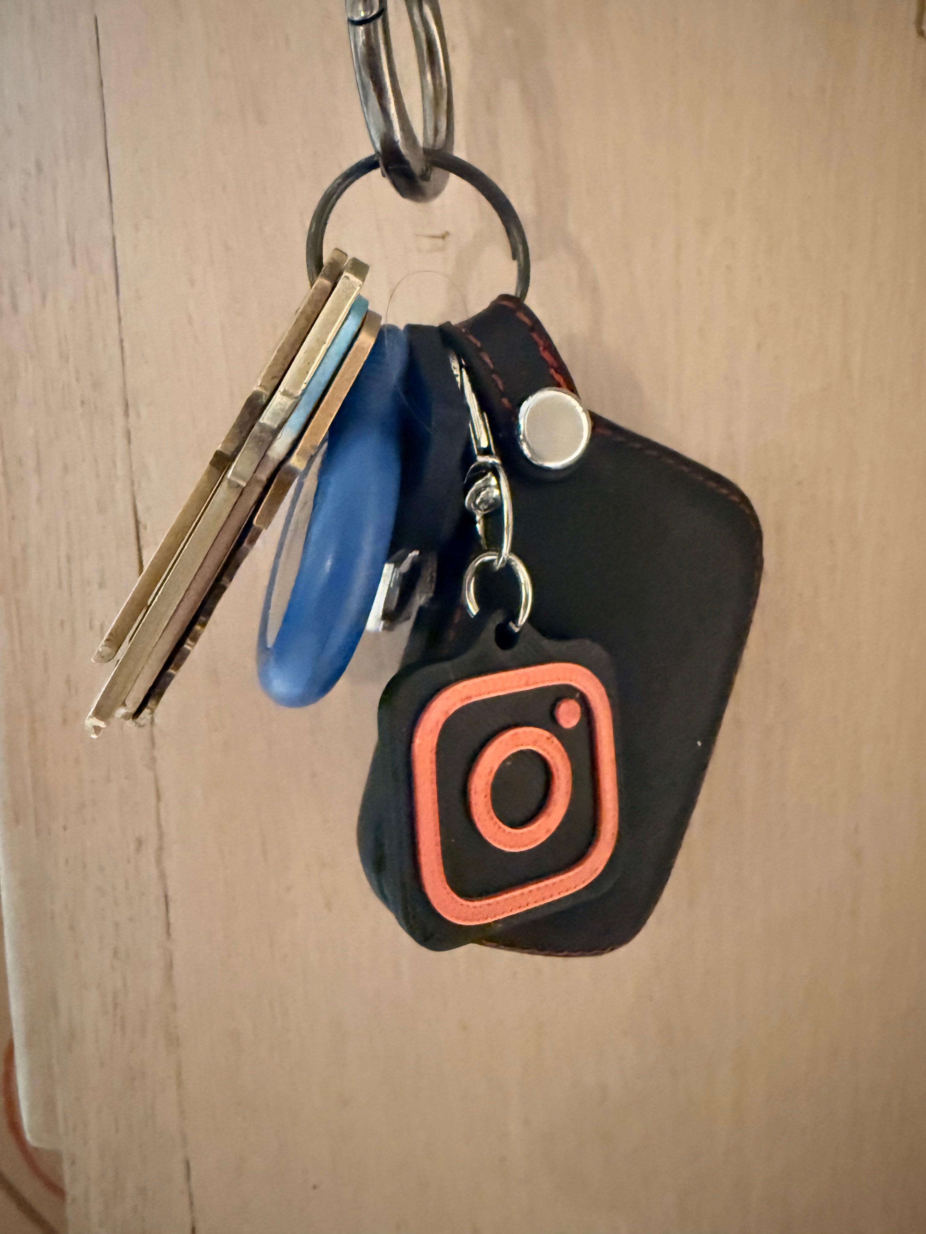 Tap to Share Keychain- Share Instagram, Website, or other profiles! NF ...