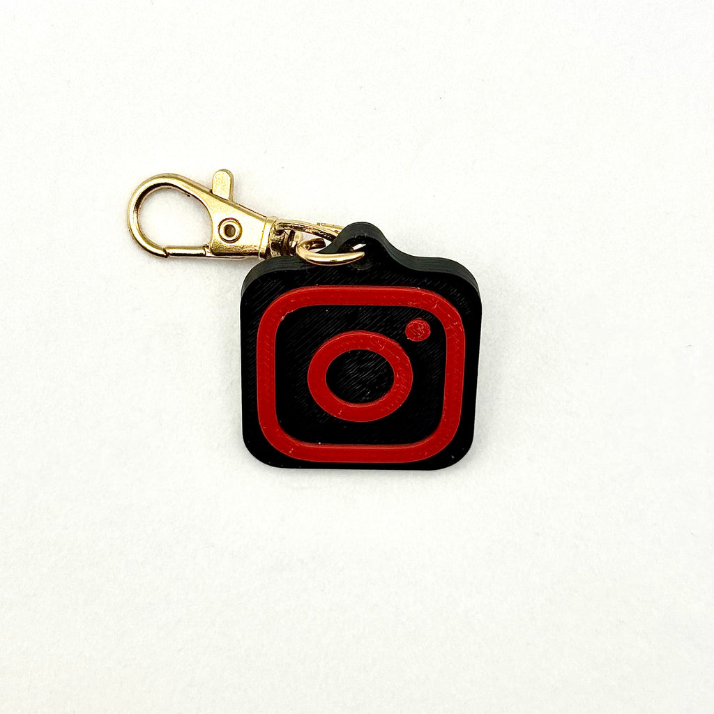 Tap to Share Keychain- Share Instagram, Website, or other profiles! NFC Tap Keychain, Digital Business Card